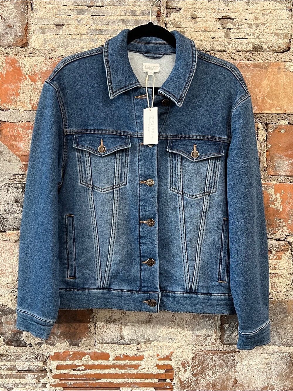 NWT Z Supply Dallas Medium Wash Denim Trucker Jacket with stretch